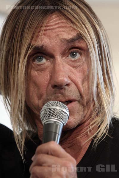 IGGY POP - 2009-05-25 - PARIS - FNAC St Lazare - 